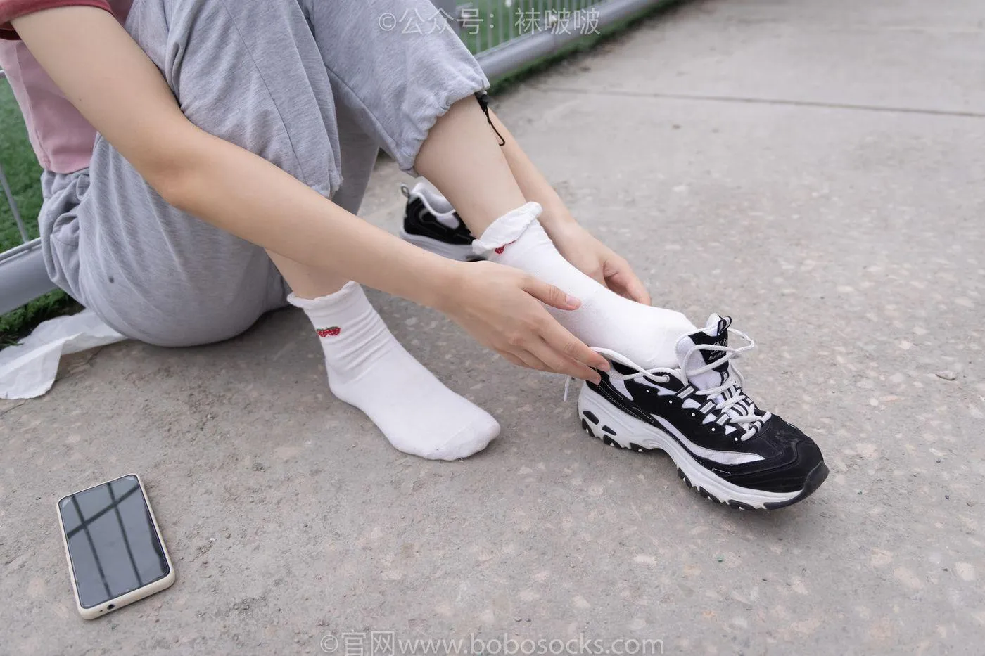 [BoBoSocks袜啵啵]NO.016 熊熊-斯凯奇运动鞋、棉袜（踩脏）、裸足 [147P]插图6